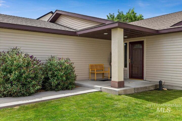 Property Photo: 615 Garnet St. ID 83301