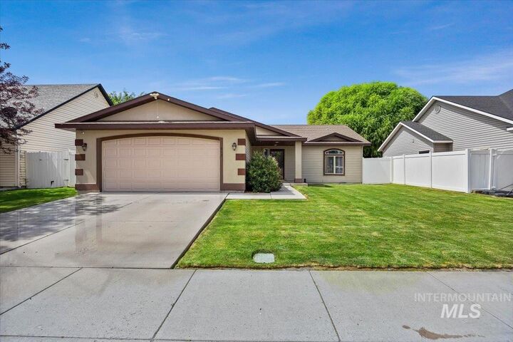 Property Photo:  615 Garnet St.  ID 83301 