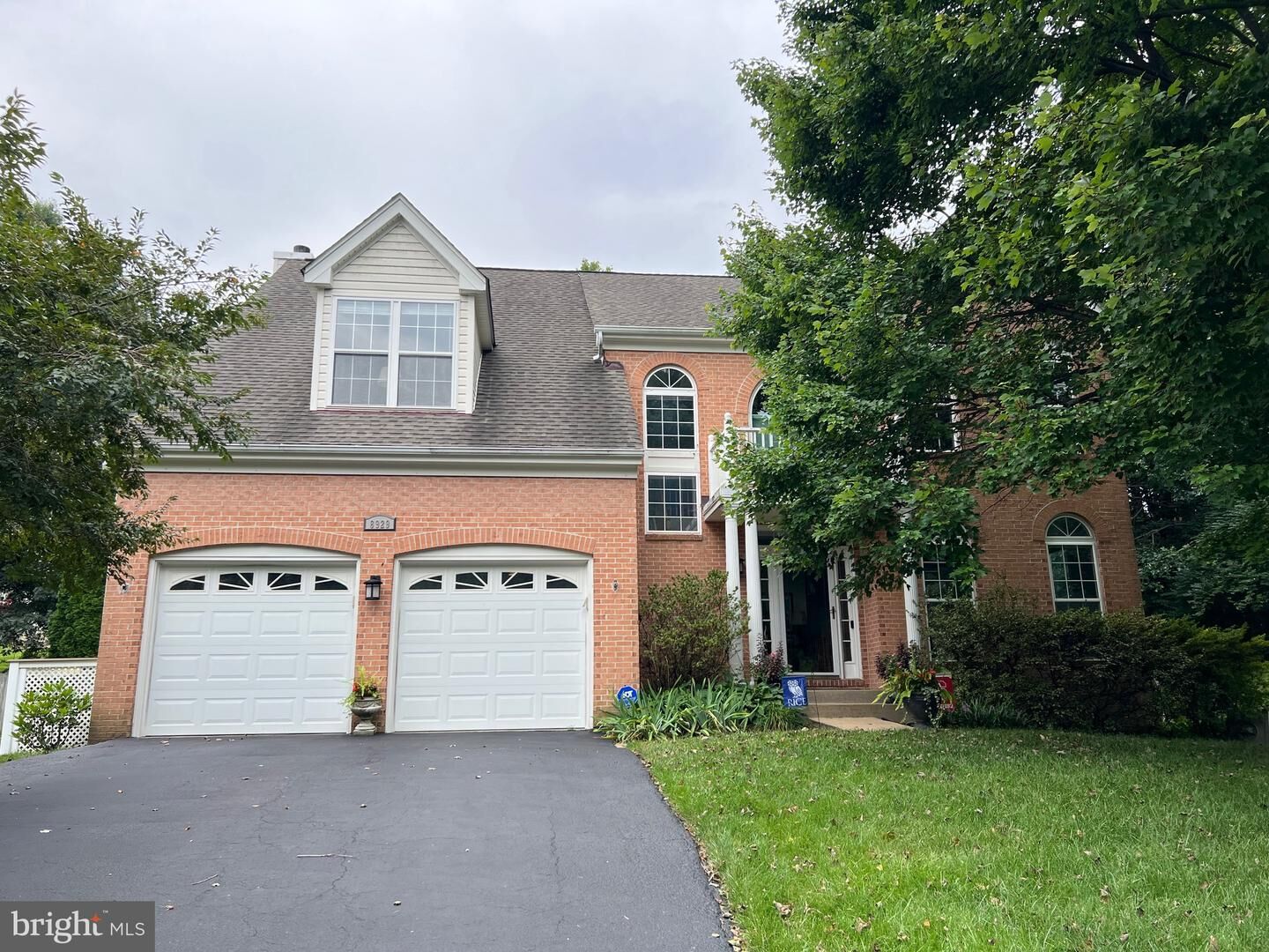 Property Photo:  8929 Mountain Ash Drive  VA 22153 