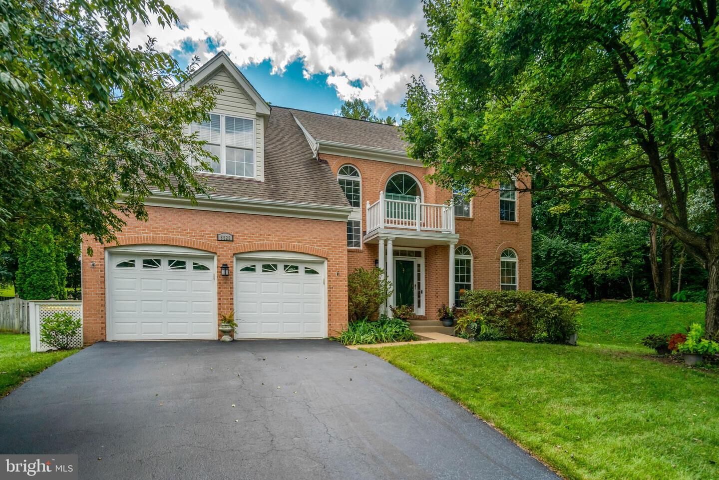 Property Photo: 8929 Mountain Ash Drive VA 22153