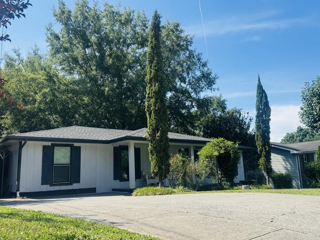 Property Photo: 611 W Boundary GA 30721