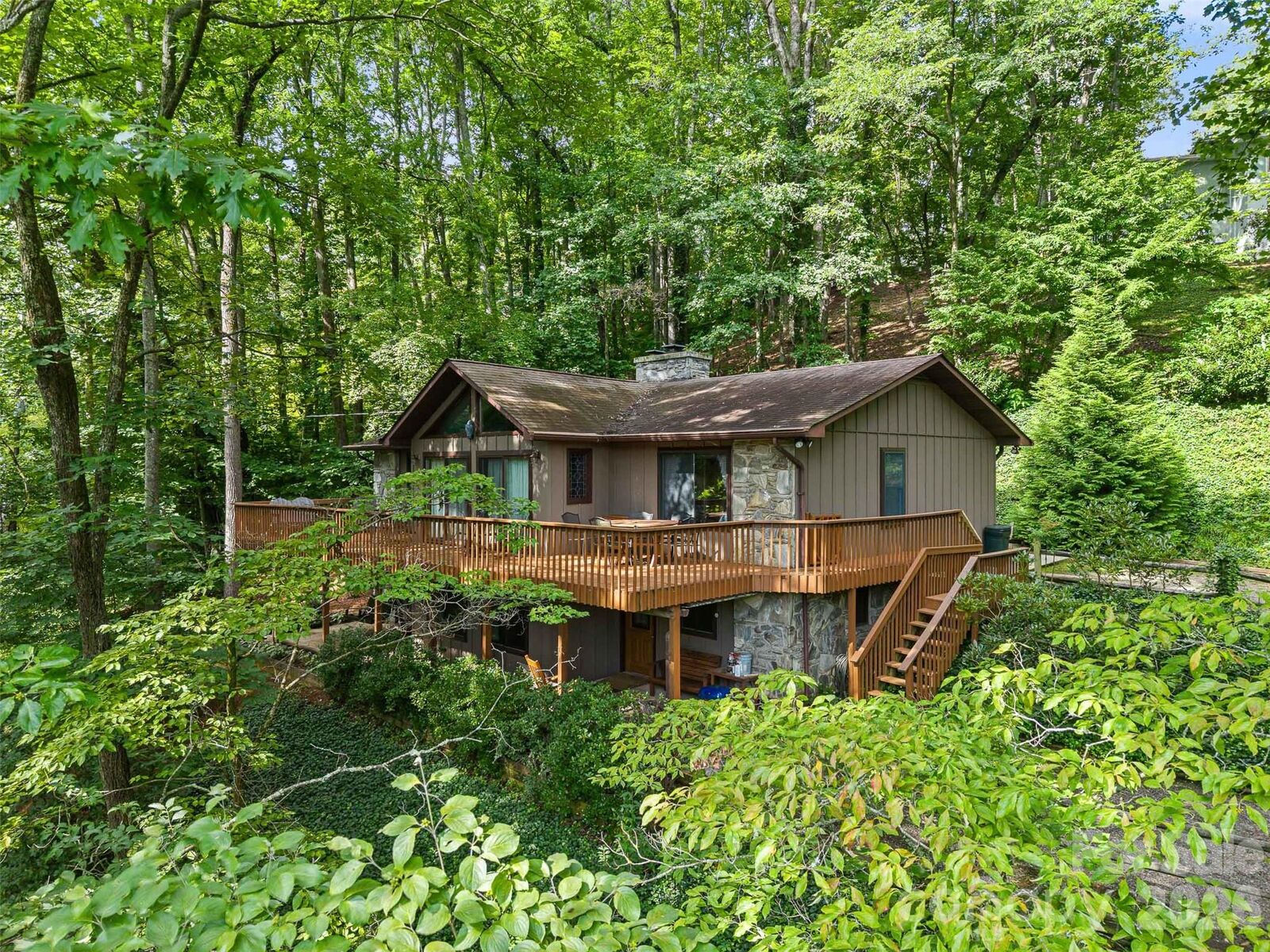 Property Photo:  25 Anne Street  NC 28745 