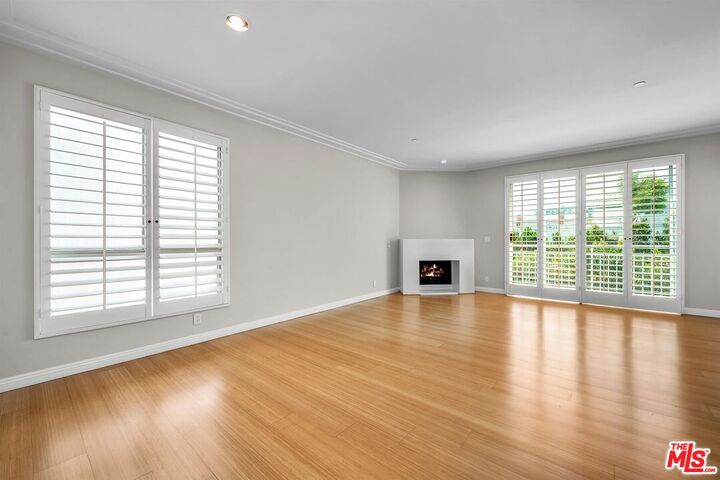 Property Photo: 117 S Clark Dr, Unit 305 CA 90048