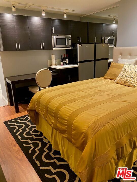 Property Photo:  10660 Wilshire Blvd, Unit 101  CA 90024 