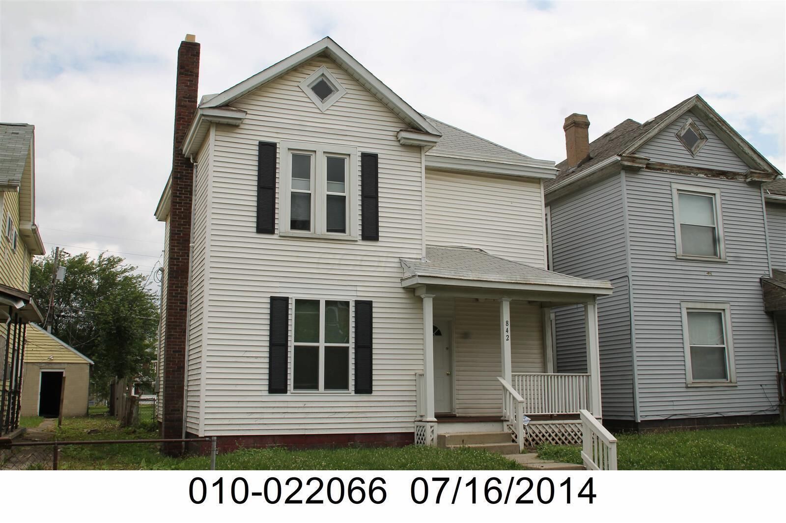 Property Photo:  842 Bellows Avenue  OH 43223 