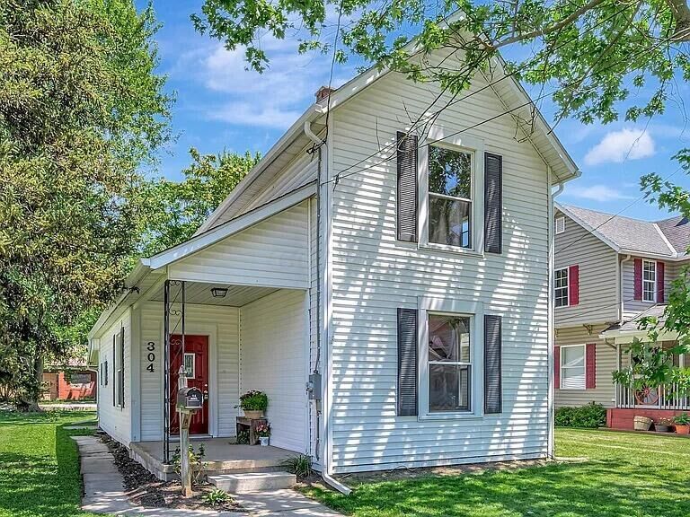Property Photo:  304 Uncapher Avenue  OH 43302 