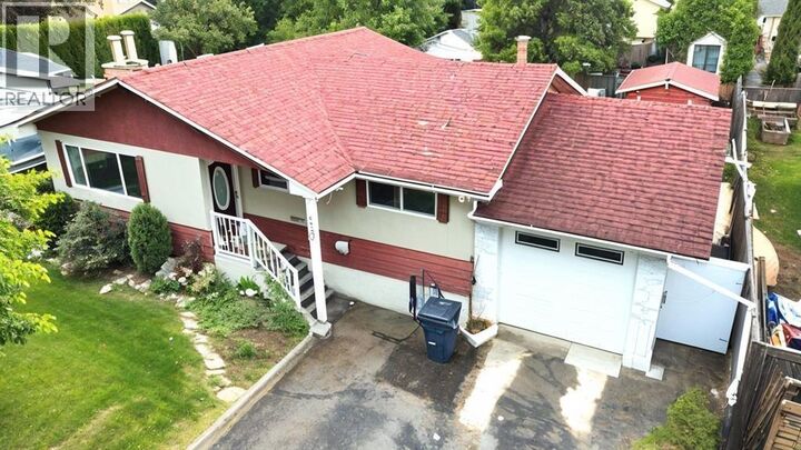 109 McKenzie Avenue — photo 1