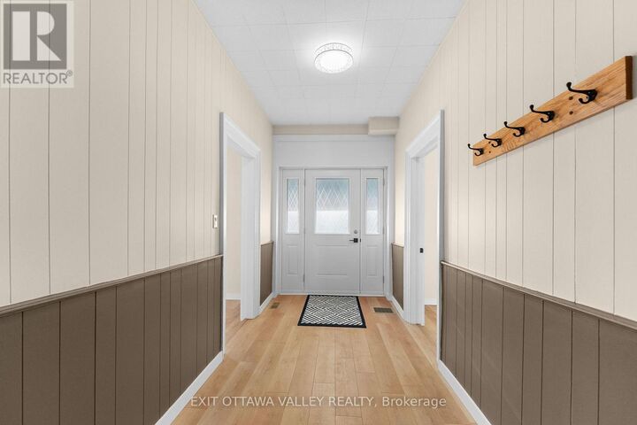 Property Photo:  164 Maple Avenue  ON K8A 1L2 