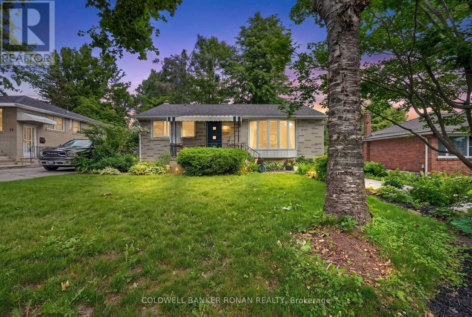 Property Photo:  9 Vine Street  ON L4N 2B1 