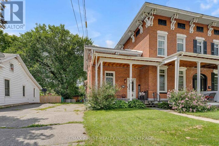 136 Robert Street — photo 1