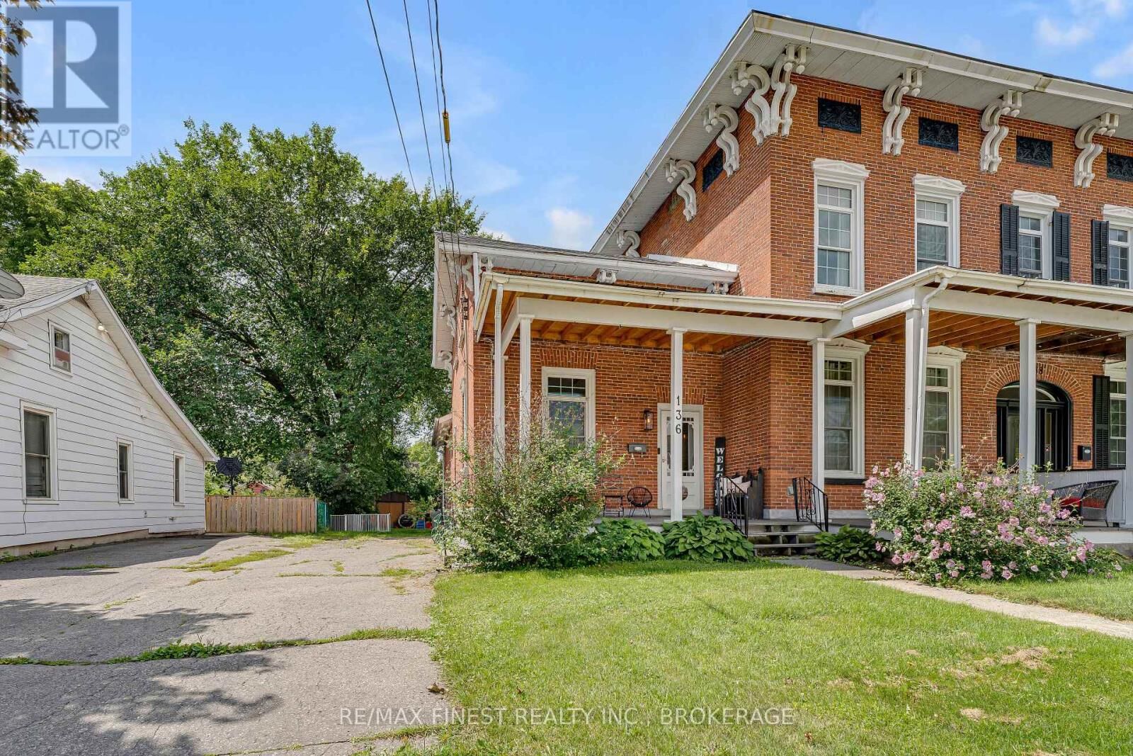 Property Photo: 136 Robert Street ON K7R 2M5