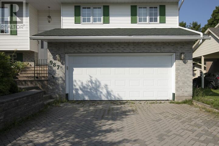 Property Photo:  987 Lake St  ON P6B 6C9 