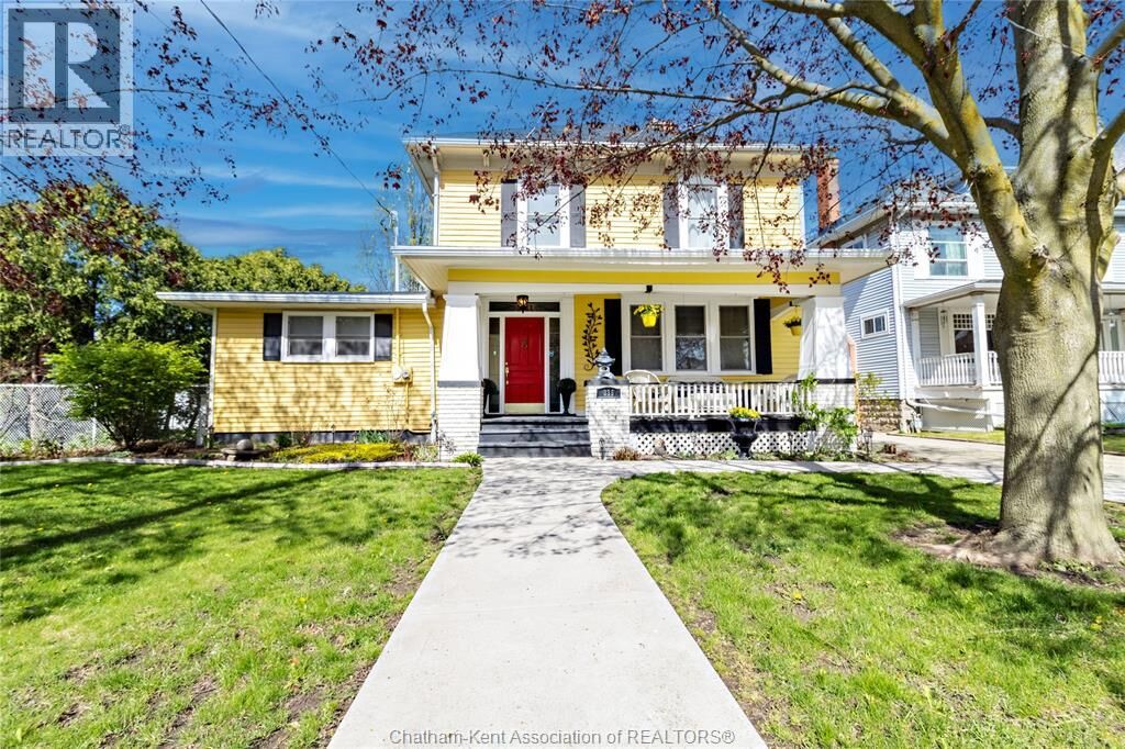 Property Photo:  335 Wellington Street West  ON N7M 1K2 