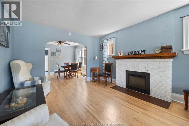 Property Photo: 1422 Elsmere Avenue ON N8X 4G9