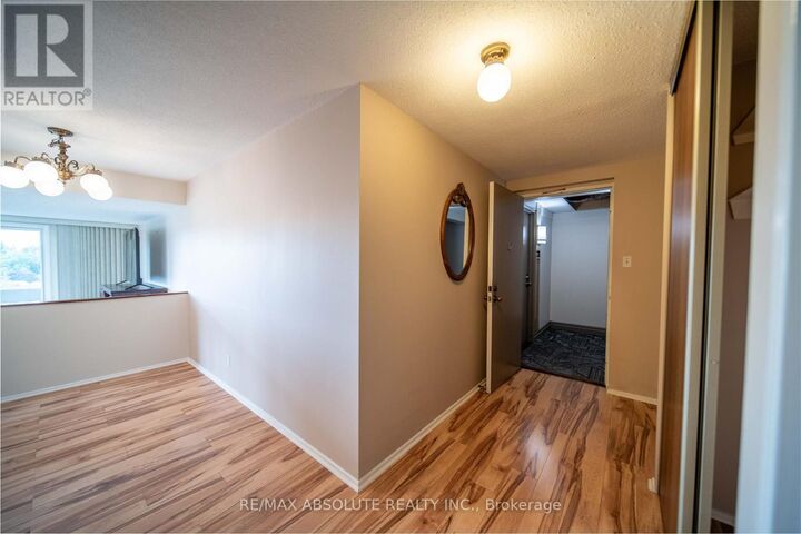 Property Photo: 1599 Lassiter Terrace 709 ON K1J 8R6