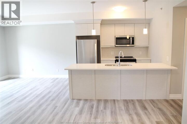 Property Photo:  728 Brownstone Drive 202  ON N9K 0C4 