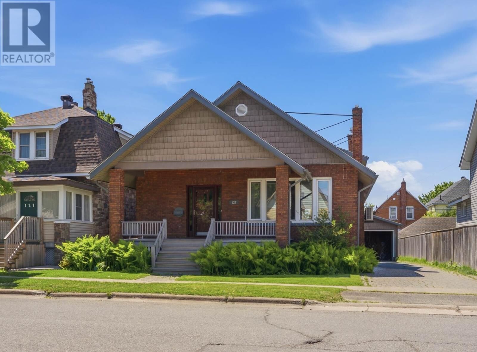 Property Photo:  127 Albert St W  ON P6A 1B5 
