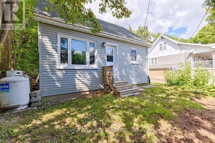 Property Photo:  168 Bonnechere Street East  ON K0J 1T0 