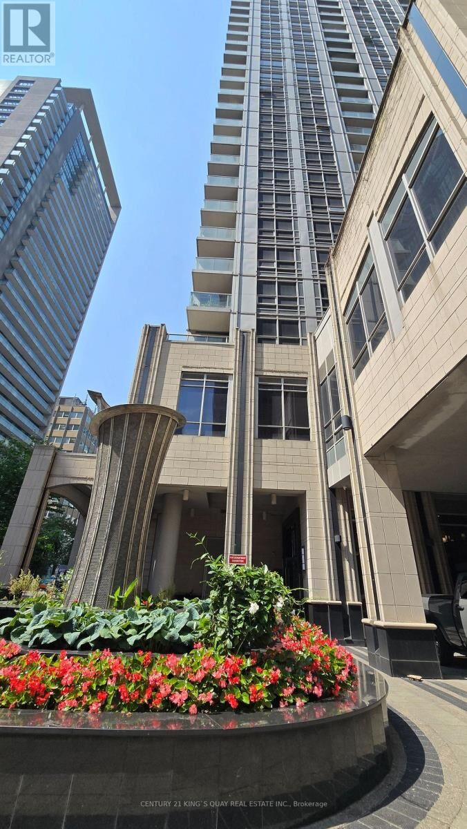 Property Photo: 763 Bay Street 2714 ON M5G 2R3