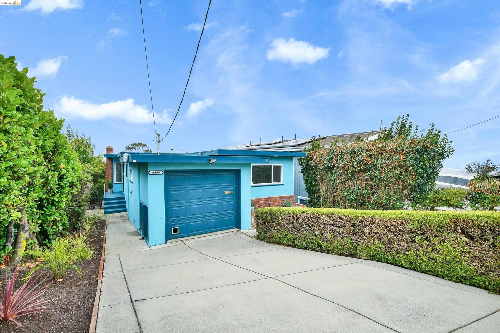 Property Photo:  6556 Claremont Ave  CA 94805 