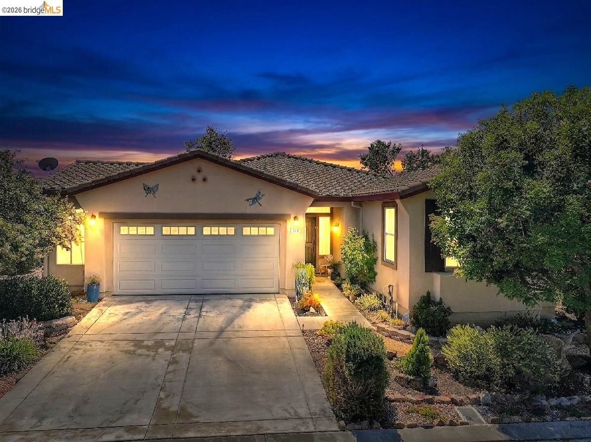 Property Photo:  609 Twin Lakes Ln  CA 94571 
