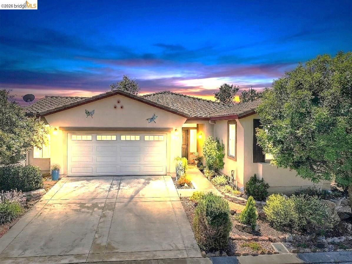 Property Photo:  609 Twin Lakes Ln  CA 94571 
