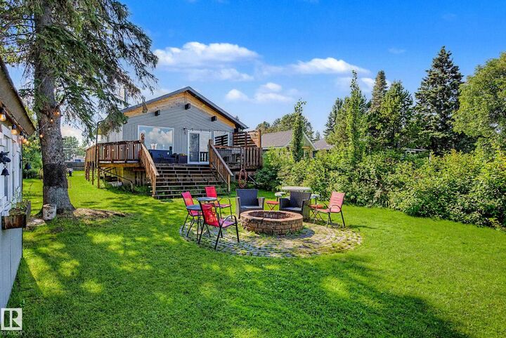 Property Photo:  624 Lakeshore Dr Drive  AB T0C 0T0 
