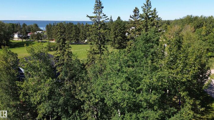 Property Photo:  101 1 St  AB T0E 1A0 