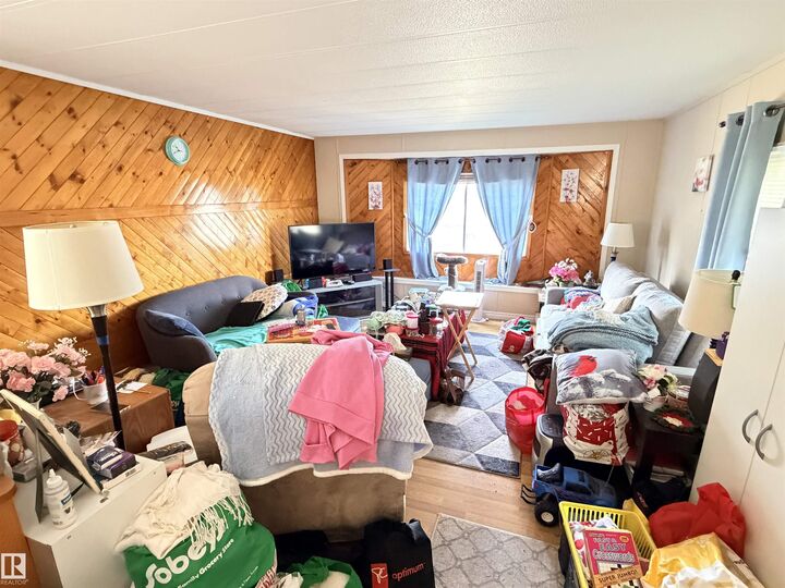 Property Photo:  9501 104 Avenue 18  AB T7P 1M7 