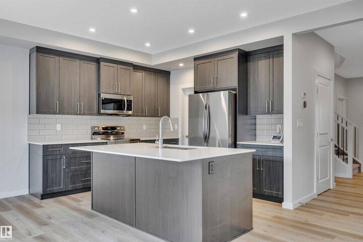 Property Photo:  17 Cerbat Crescent  AB T8H 2Z5 