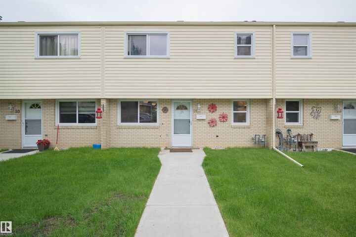 31 Royal Road NW — photo 1