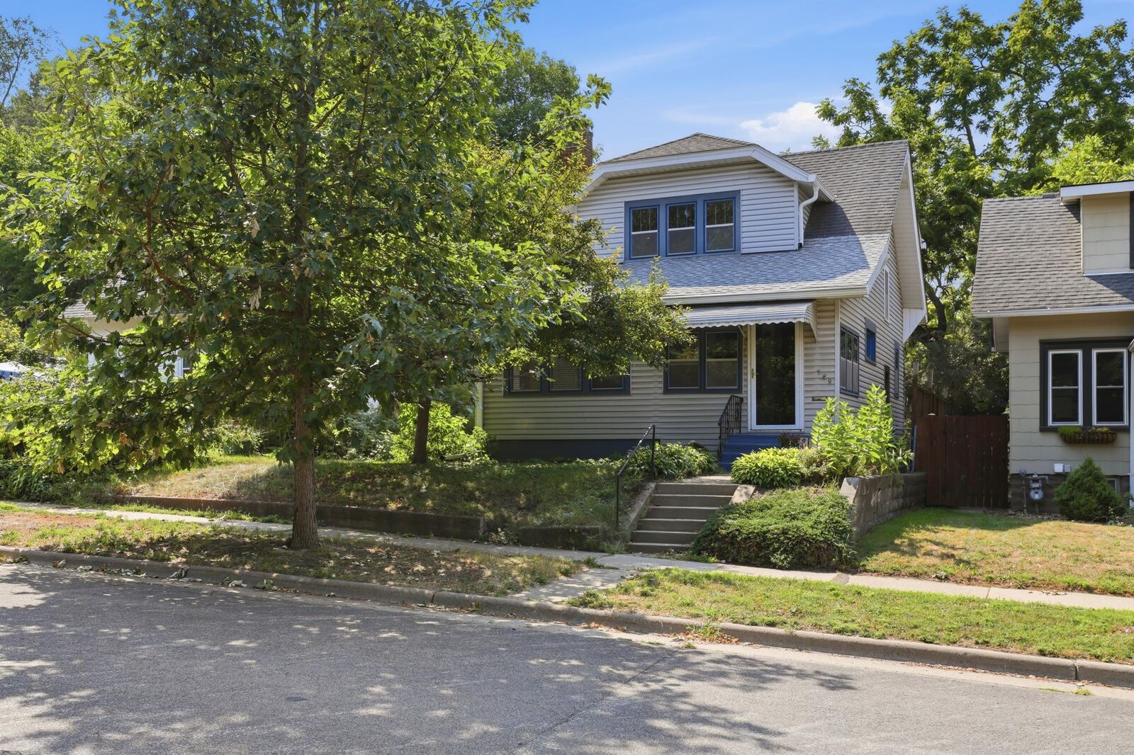 Property Photo: 789 Fairview Avenue N MN 55104