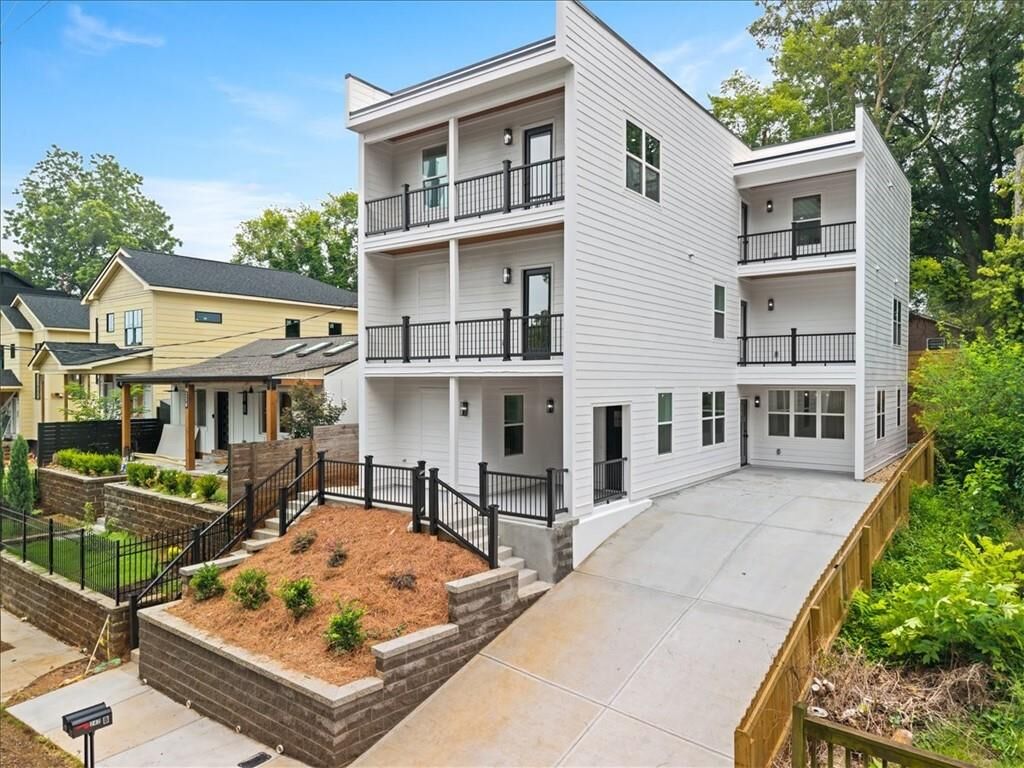 Property Photo: 242 Ormond Street SW GA 30315