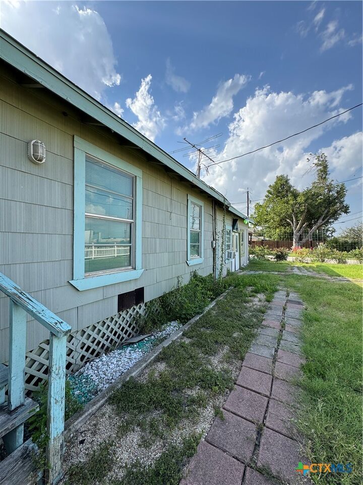 Property Photo:  415 Creswell Drive  TX 78220 