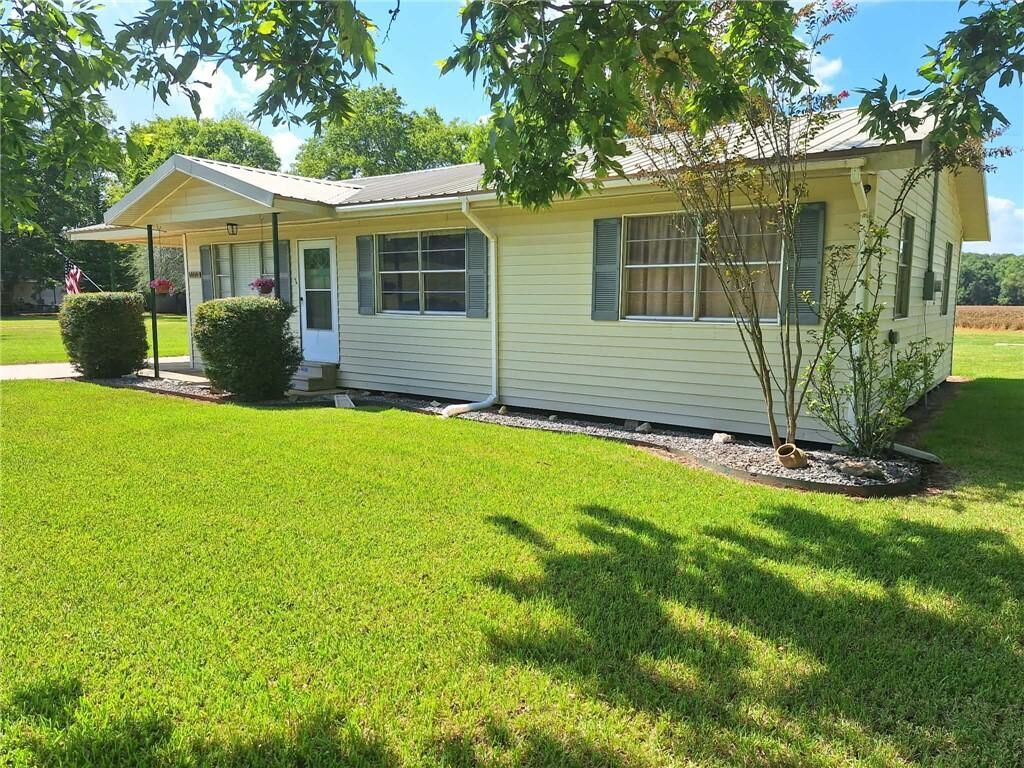 Property Photo: 14414 Hwy 451 LA 71355