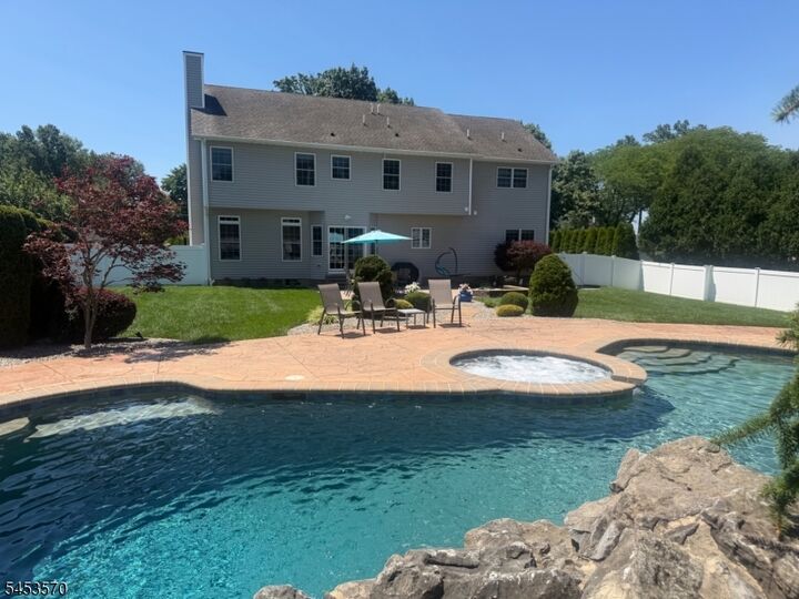 Property Photo:  6 Briarheath Ln  NJ 07066 