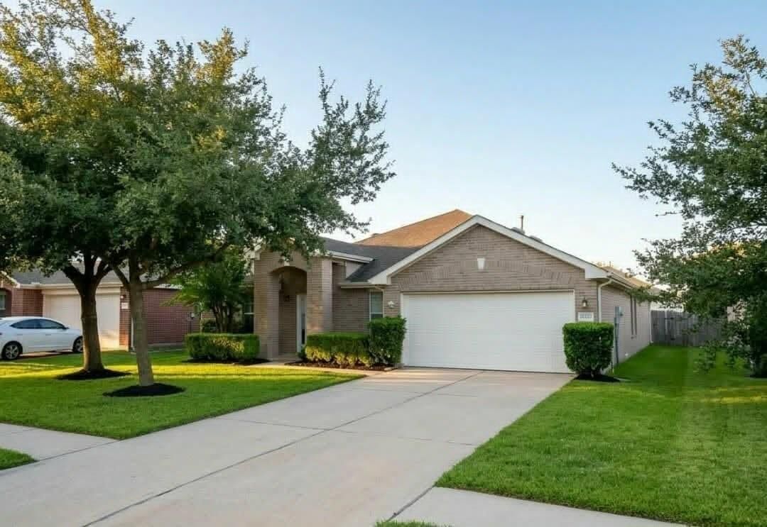 Property Photo: 21522 Pointed Oak Lane TX 77450