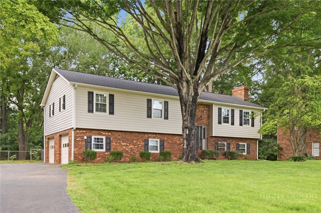 Property Photo:  436 Peace Haven Road  NC 27103 