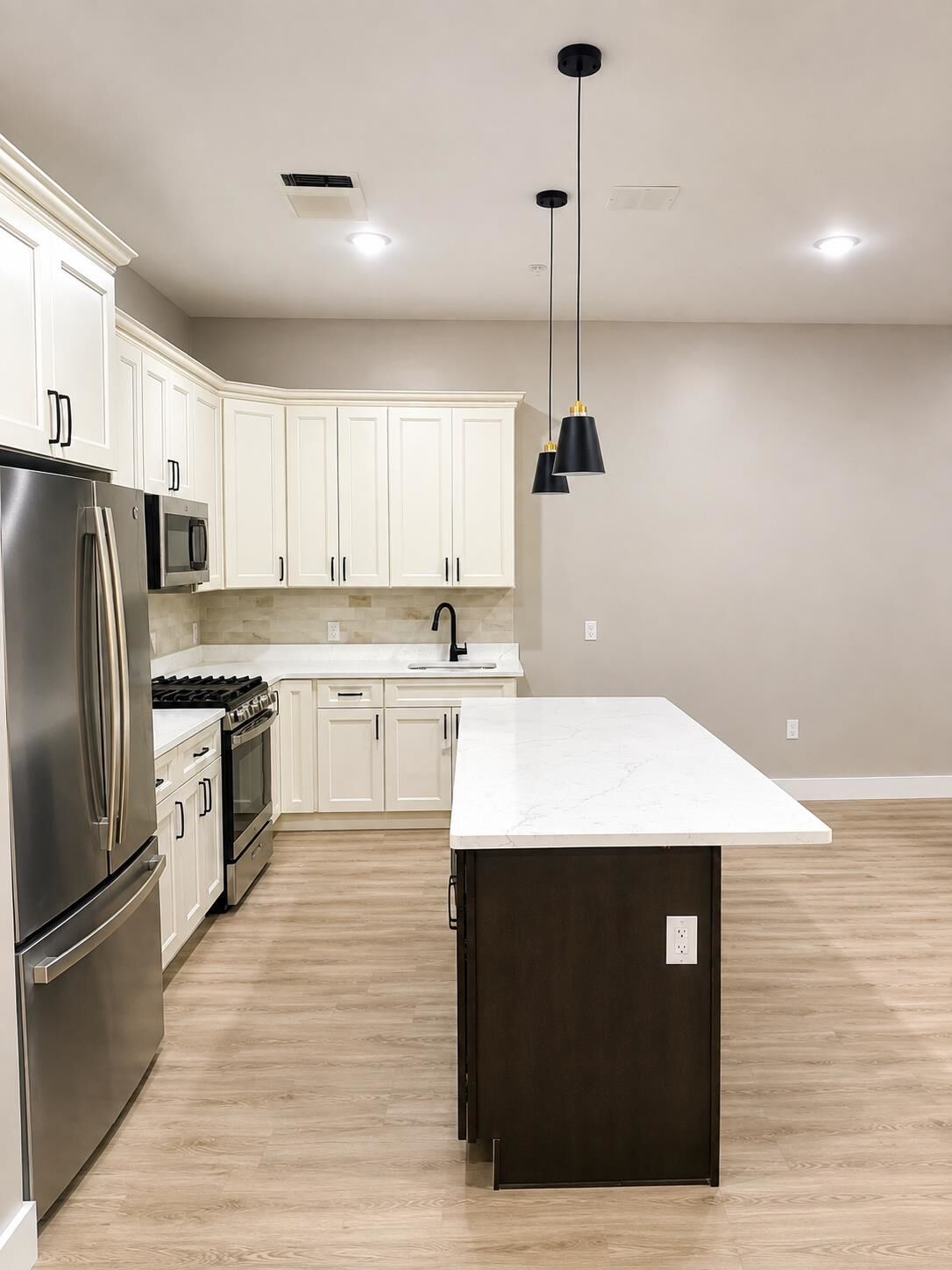 Property Photo:  6121 Bergenline Ave 202  NJ 07093 