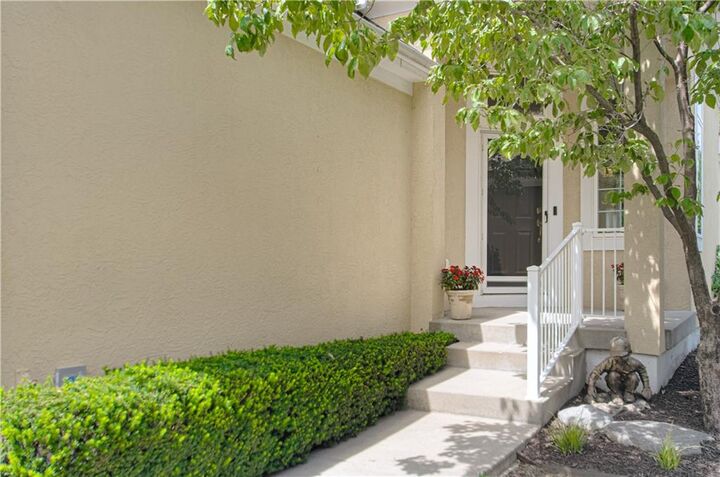 Property Photo: 812 W 132nd Terrace MO 64145