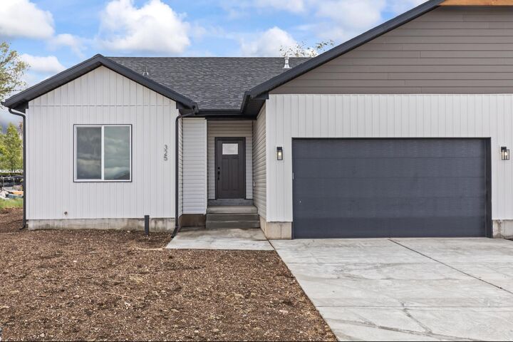 Property Photo: 325 W 400 N UT 84631