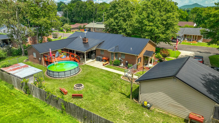 Property Photo:  106 Baker Street  KY 40403 