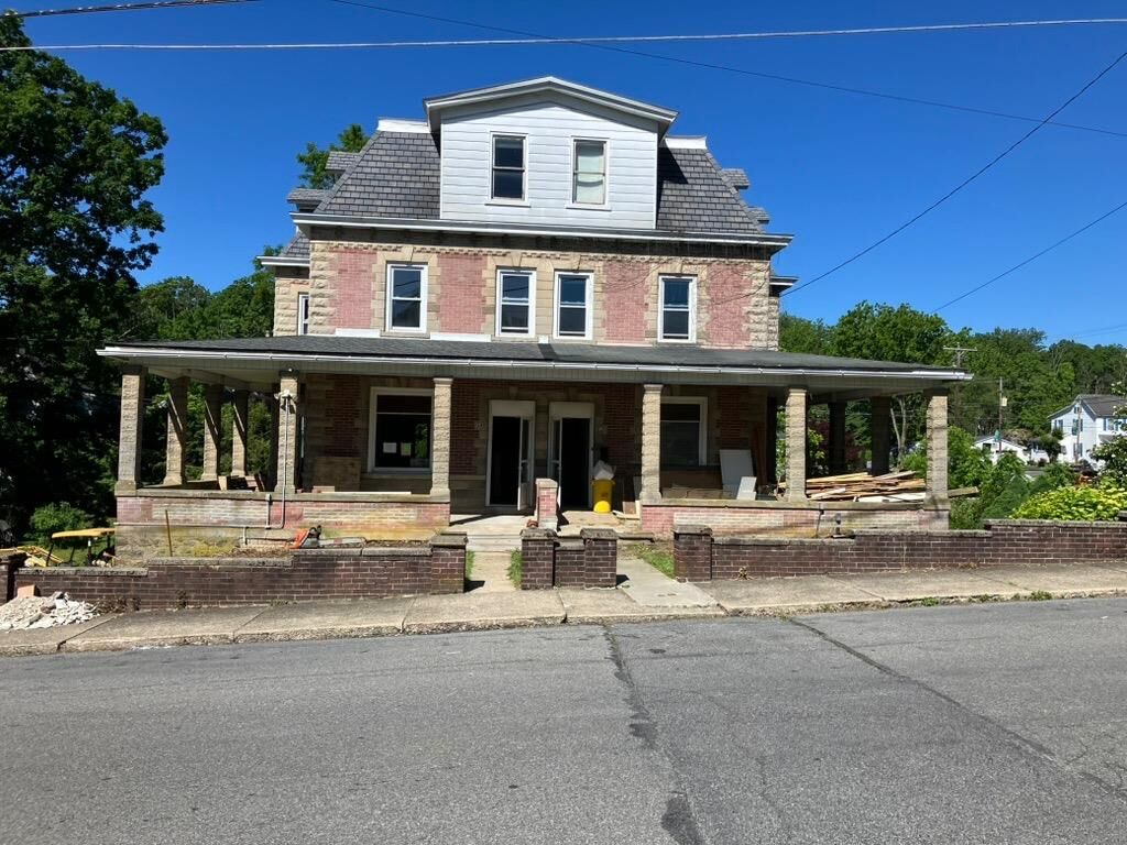Property Photo:  348 N 8th Street  PA 18013 
