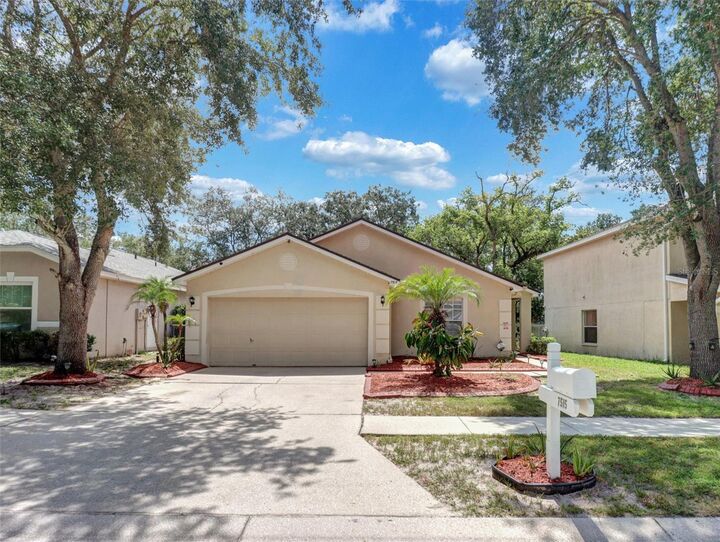 Property Photo:  7515 Terrace River Drive  FL 33637 