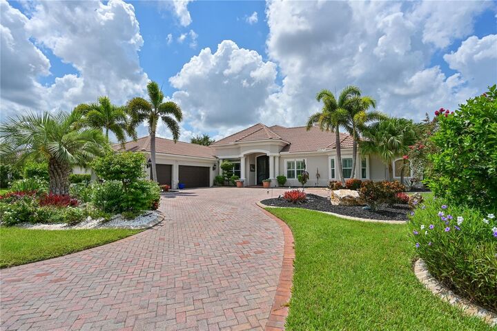 Property Photo:  11515 Savannah Lakes Drive  FL 34219 