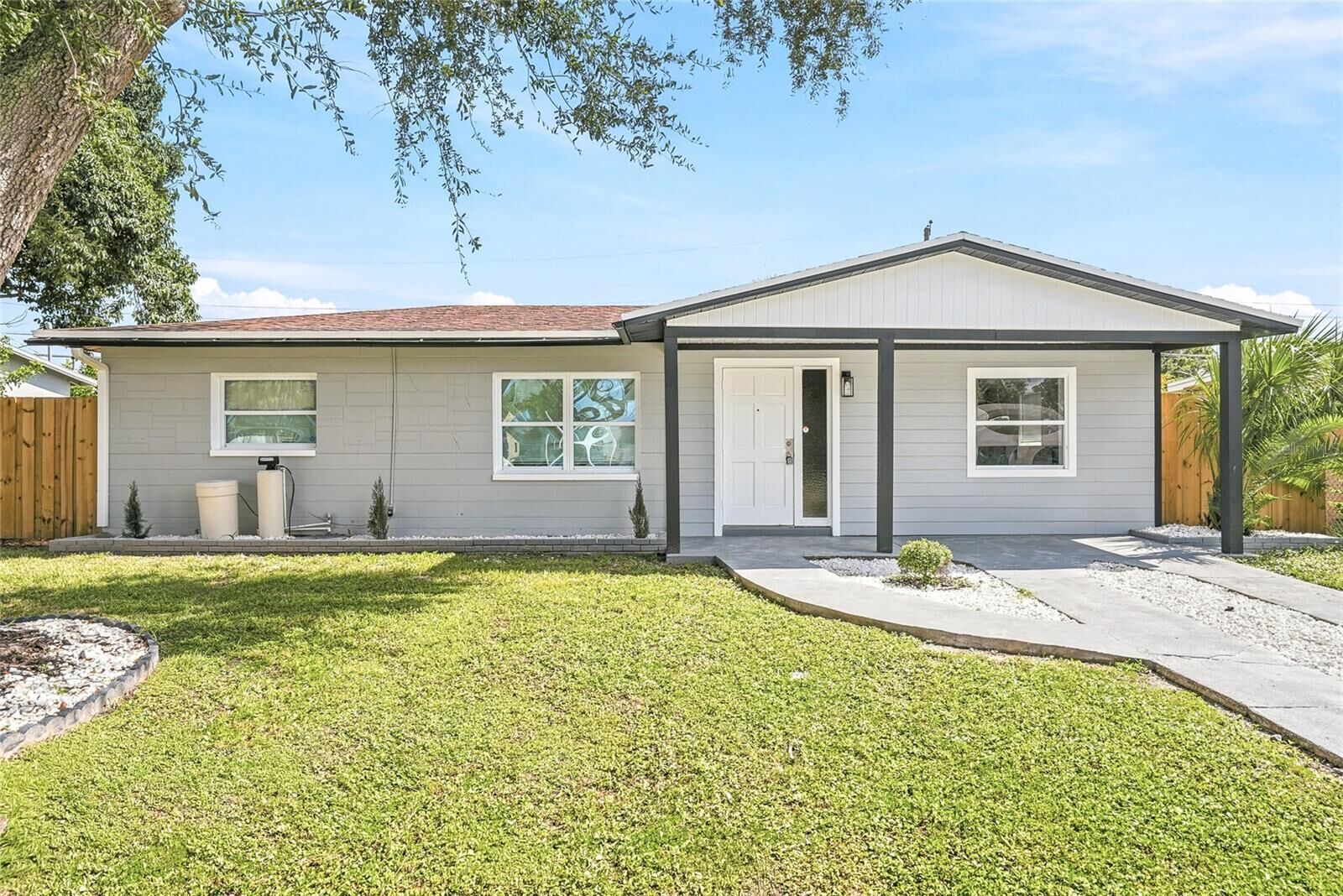 Property Photo:  5512 96th Avenue N  FL 33782 