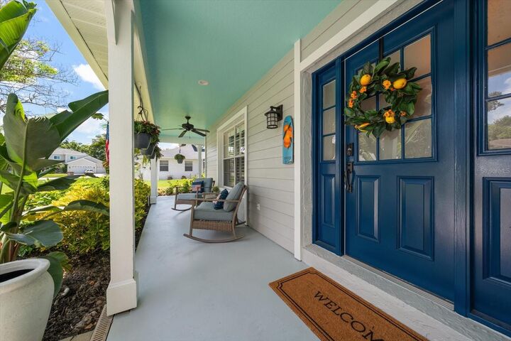 Property Photo: 1924 Dunloe Circle FL 34698