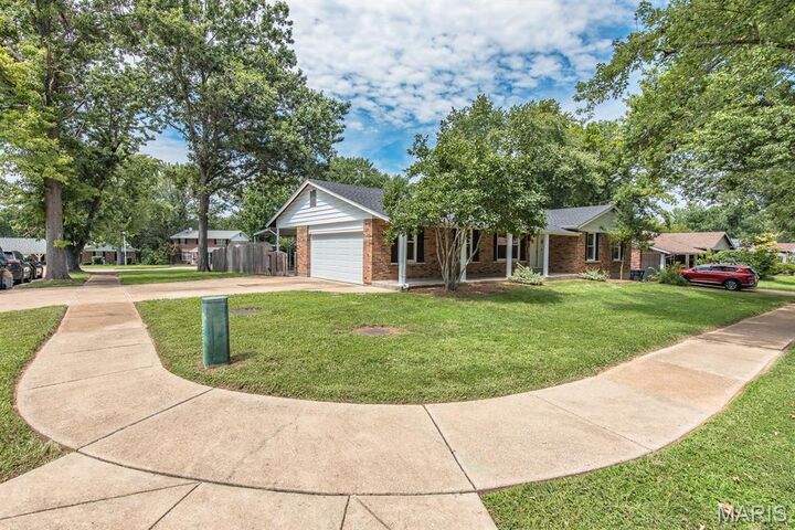 Property Photo:  3633 Rue De Renard  MO 63034 