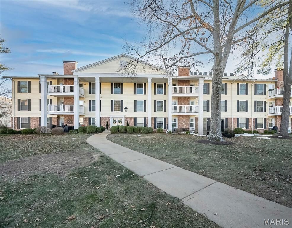 Property Photo: 1512 Bedford Forge Court 19 MO 63017