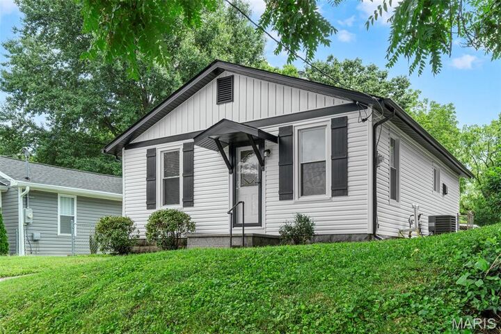 Property Photo: 1128 Hall Street MO 63301